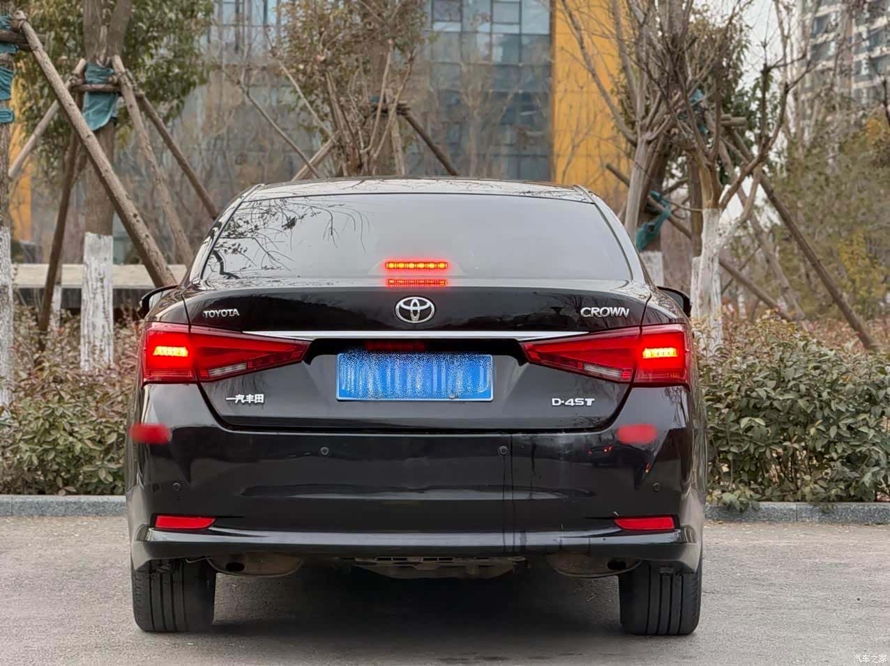 Toyota Crown, 2016 8