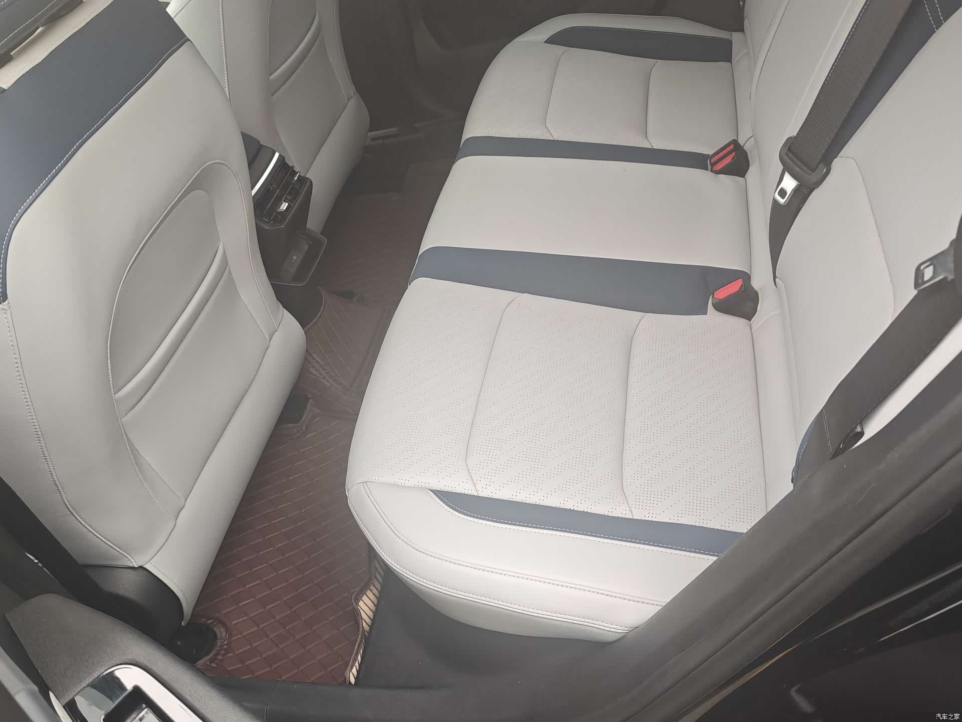 Geely Emgrand, 2022 11