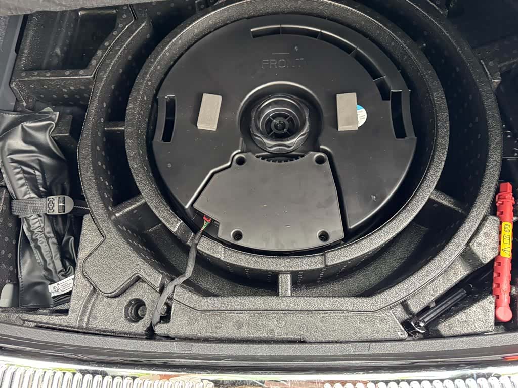 Audi Q5L, 2025 29
