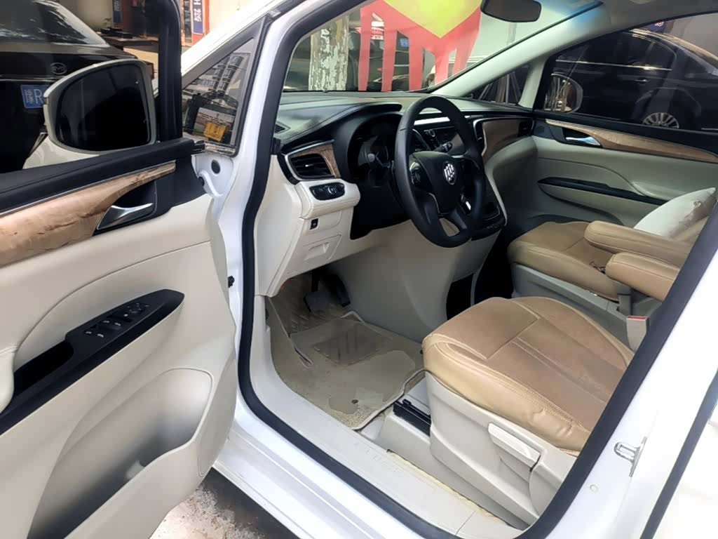 Buick GL8, 2017 16