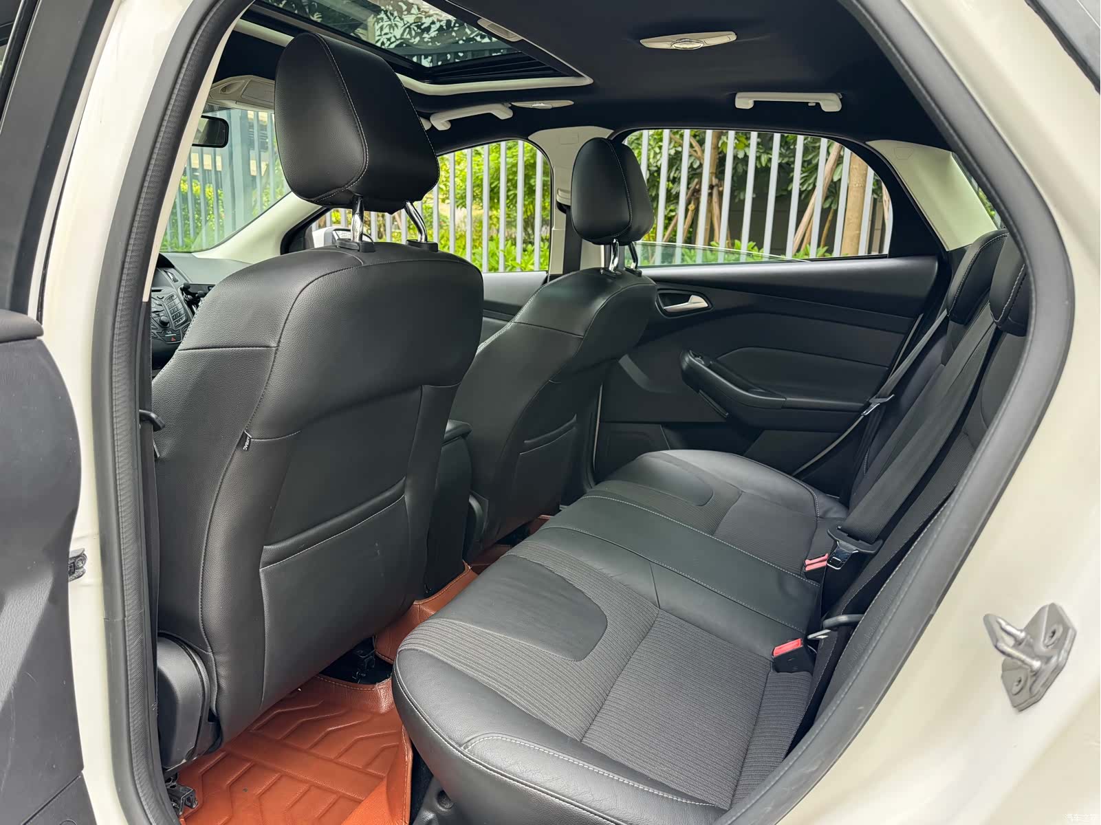 Ford Focus, 2014 11