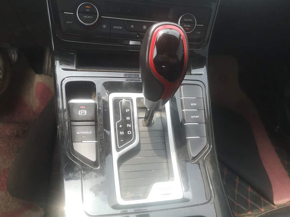 Geely Emgrand GS