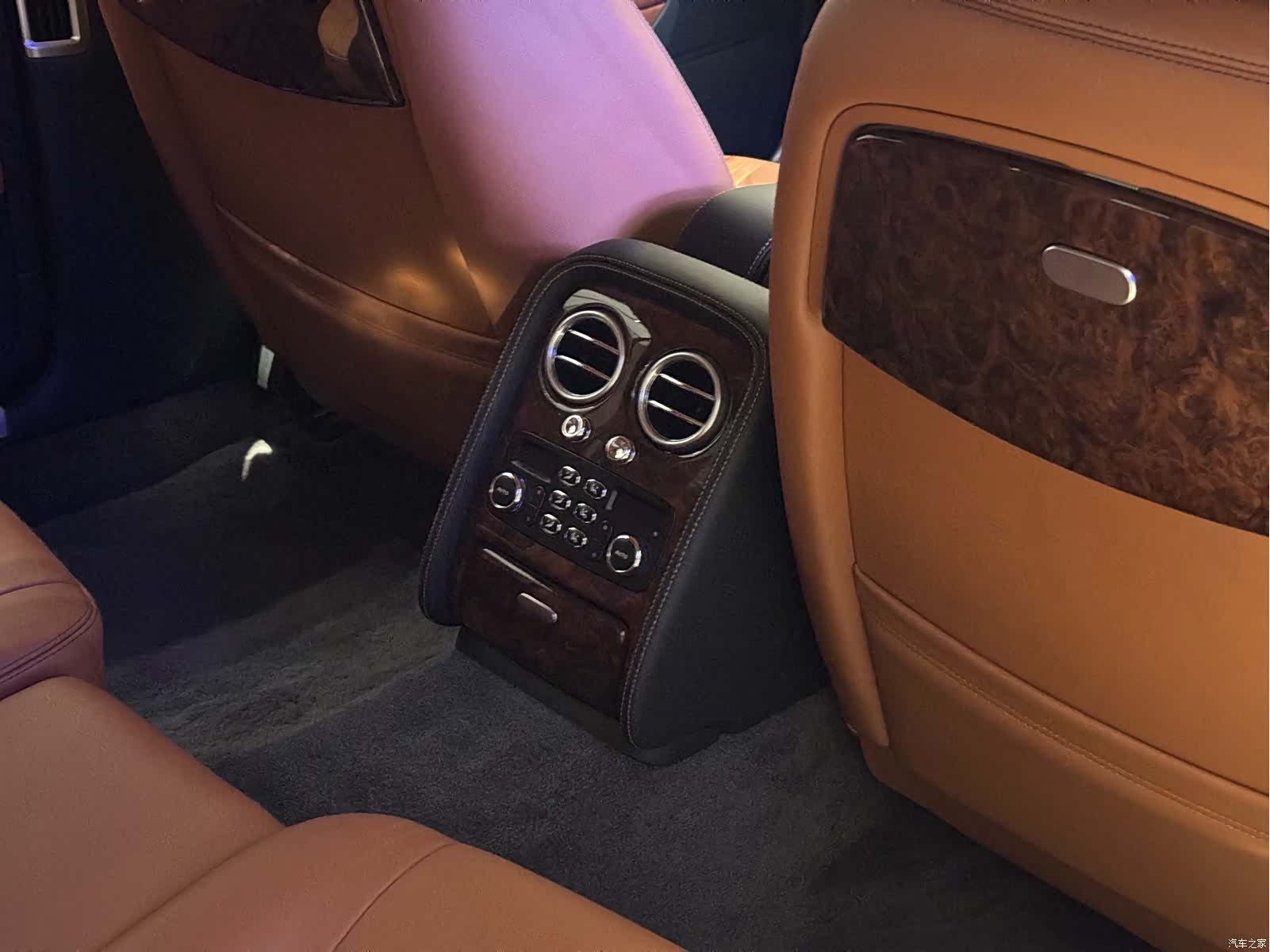 Bentley Flying Spur, 2011 14