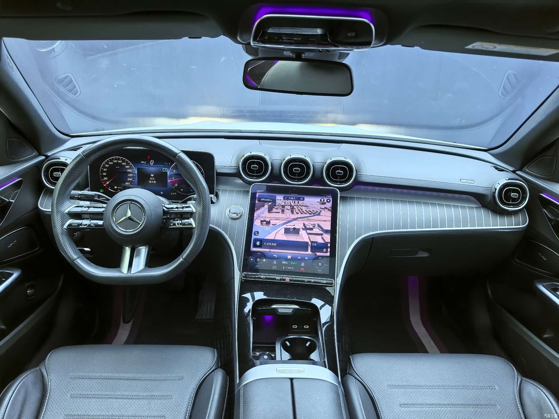 Mercedes-Benz C-Class, 2024 31