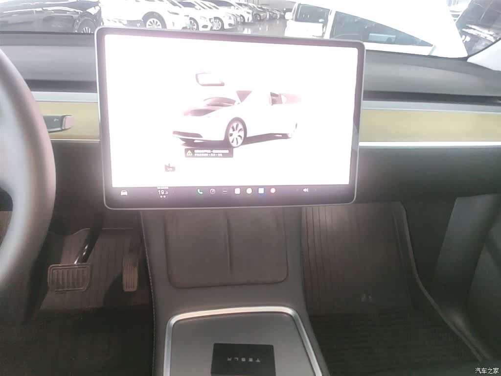 Tesla Model Y, 2023 13