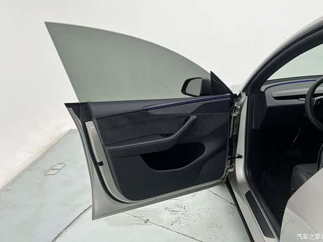 Tesla Model Y, 2025 20
