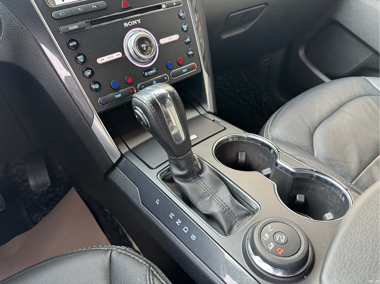 Ford Explorer, 2019 11