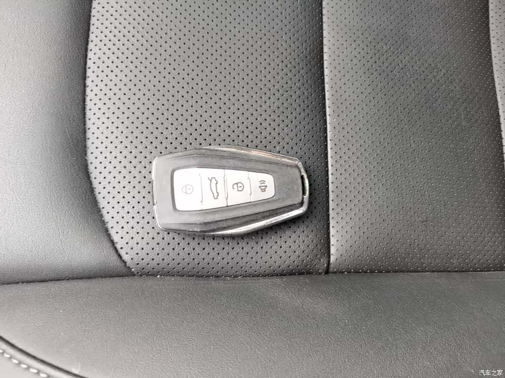Geely Emgrand, 2020 17