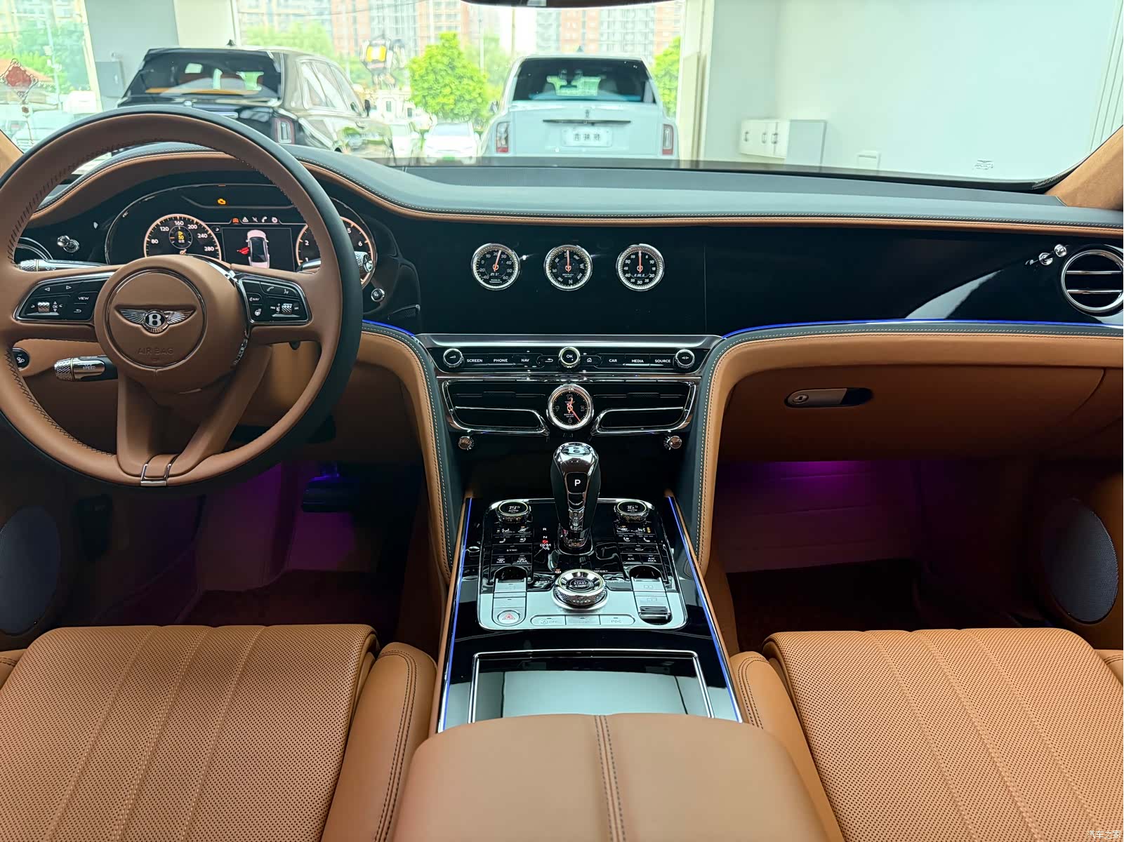 Bentley Flying Spur, 2025 12