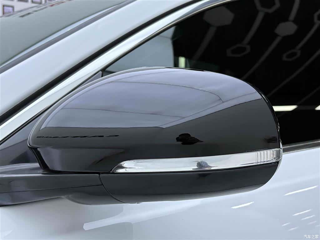 Land Rover XEL, 2023 9