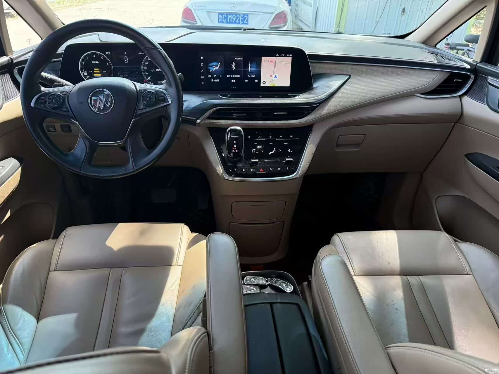 Buick GL8, 2020 9