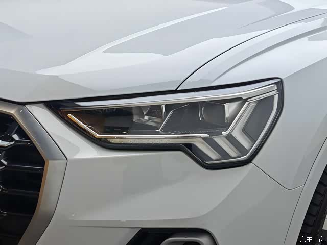 Audi Q3, 2020 11