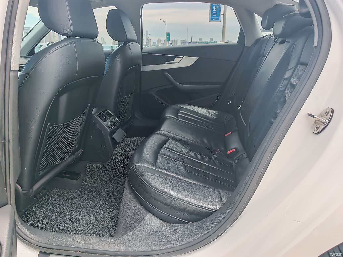 Audi A4L, 2018 9