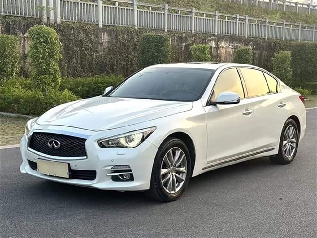 Infiniti Q50L