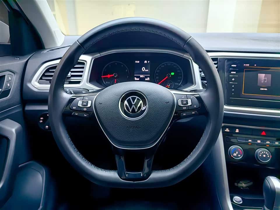 Volkswagen T-ROC exploring Songs Volkswagen T-ROC exploring Songs