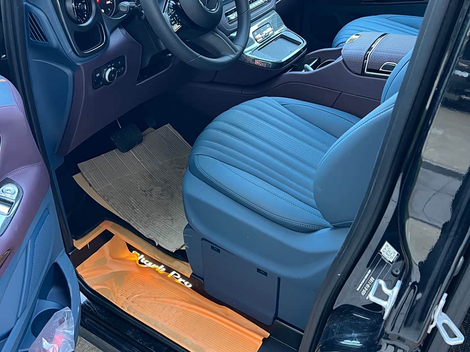 Mercedes-Benz V-class