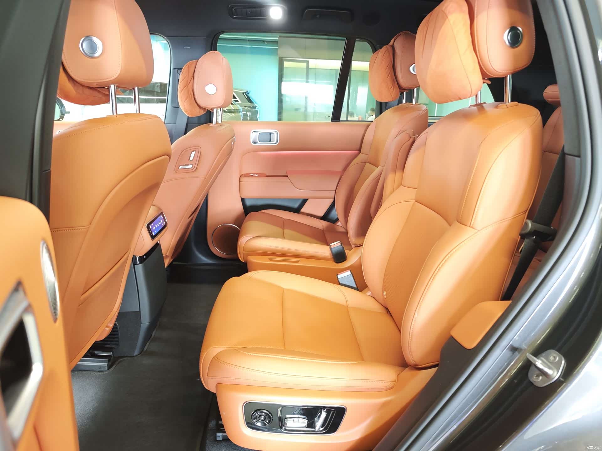 Li Auto L8, 2025 все фото