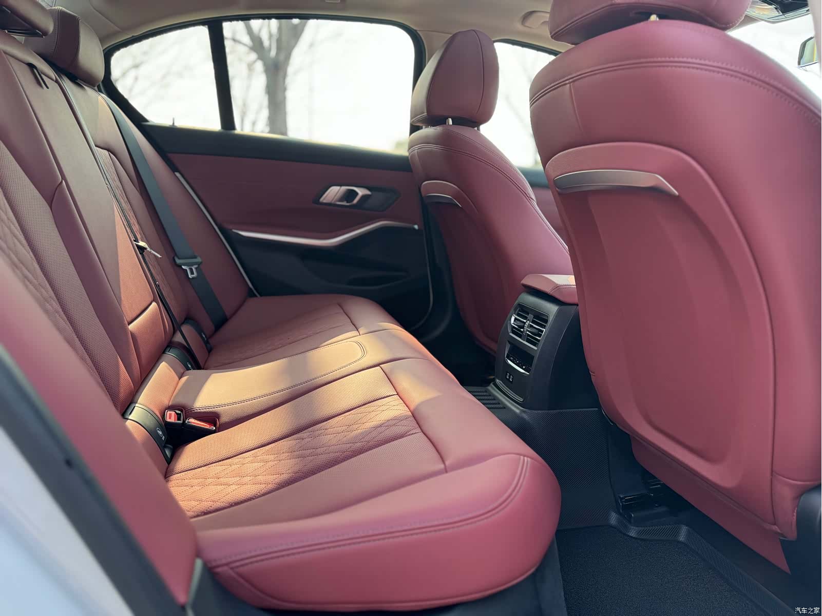 BMW 3 Series, 2024 17