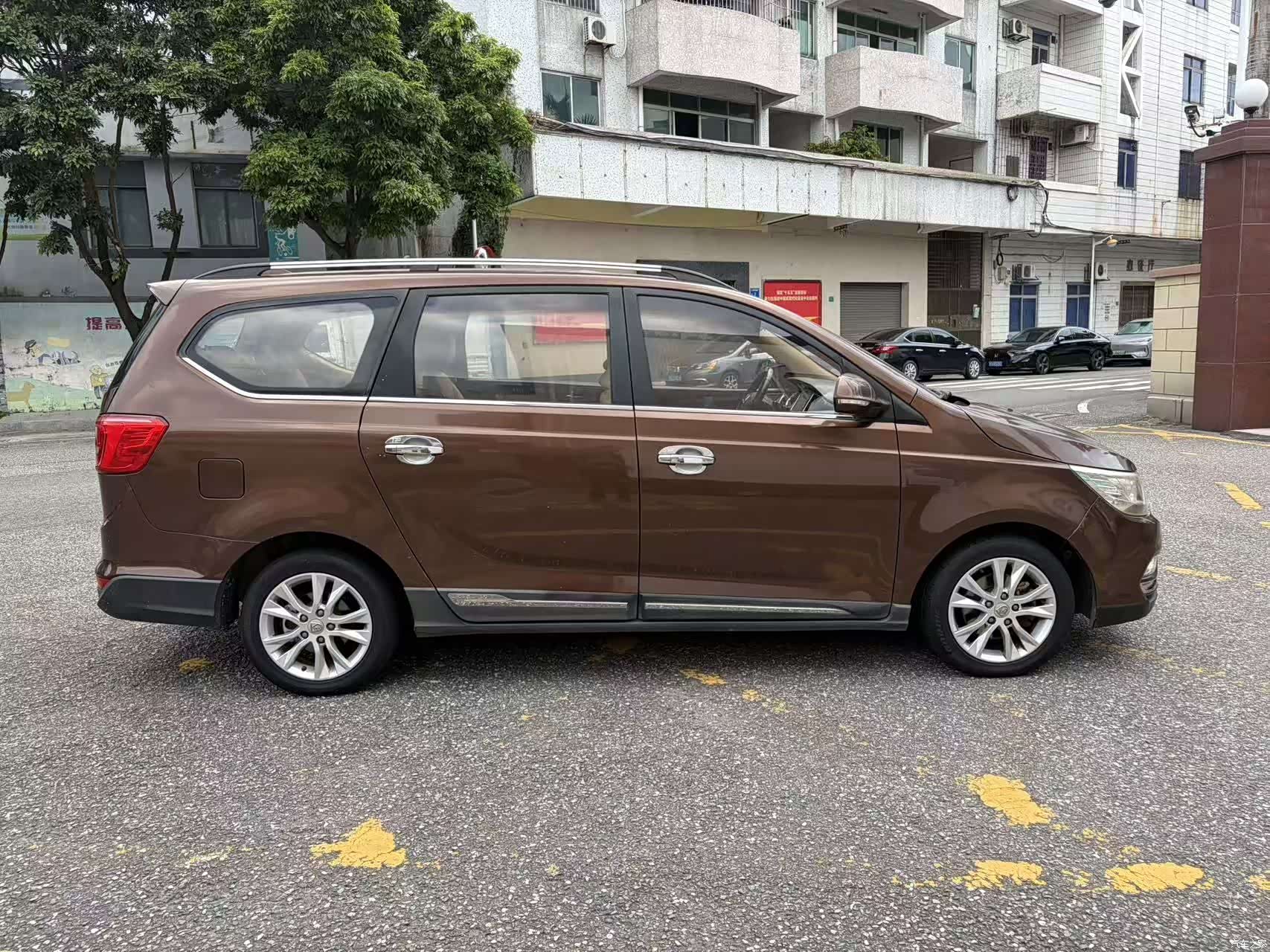 Wuling 730, 2018 4