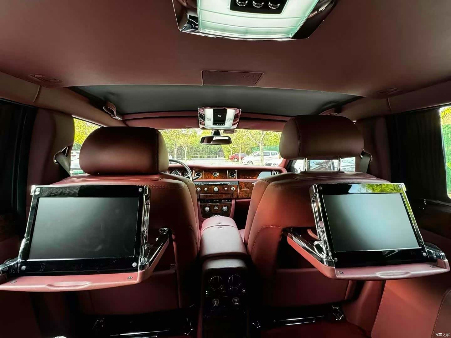 Rolls-Royce Phantom, 2015 все фото