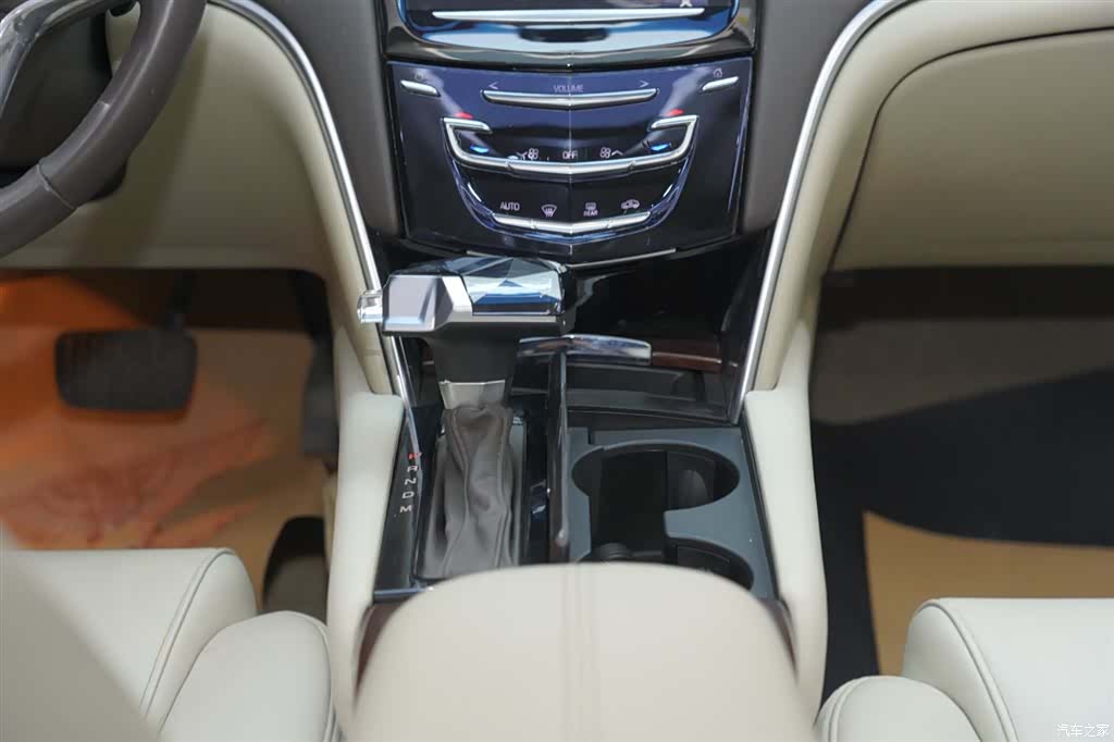 Cadillac XTS, 2017 19