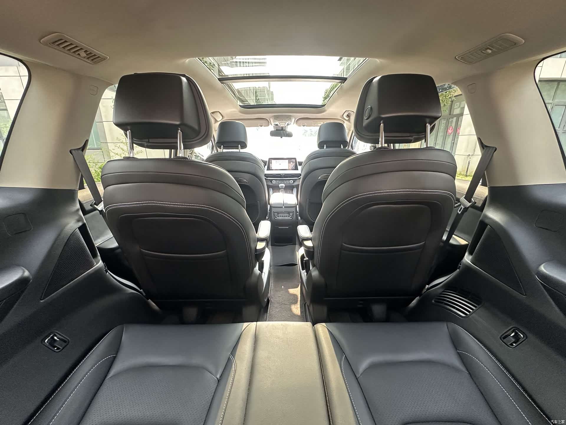 Maxus D90, 2018 9
