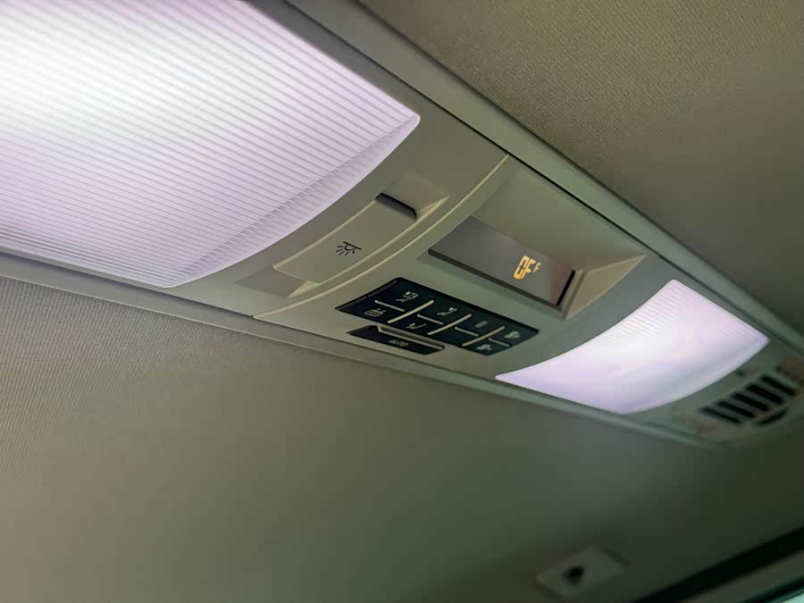 Volkswagen Multivan 2018, фото 13
