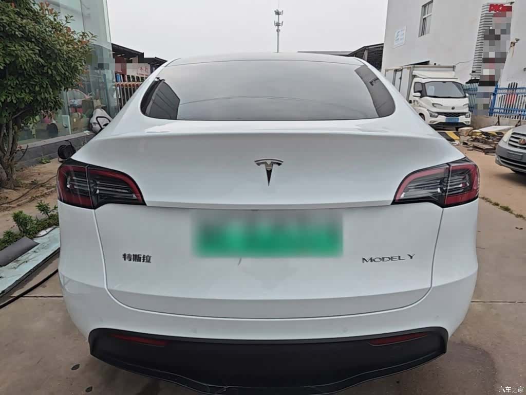 Tesla Model Y, 2023 6