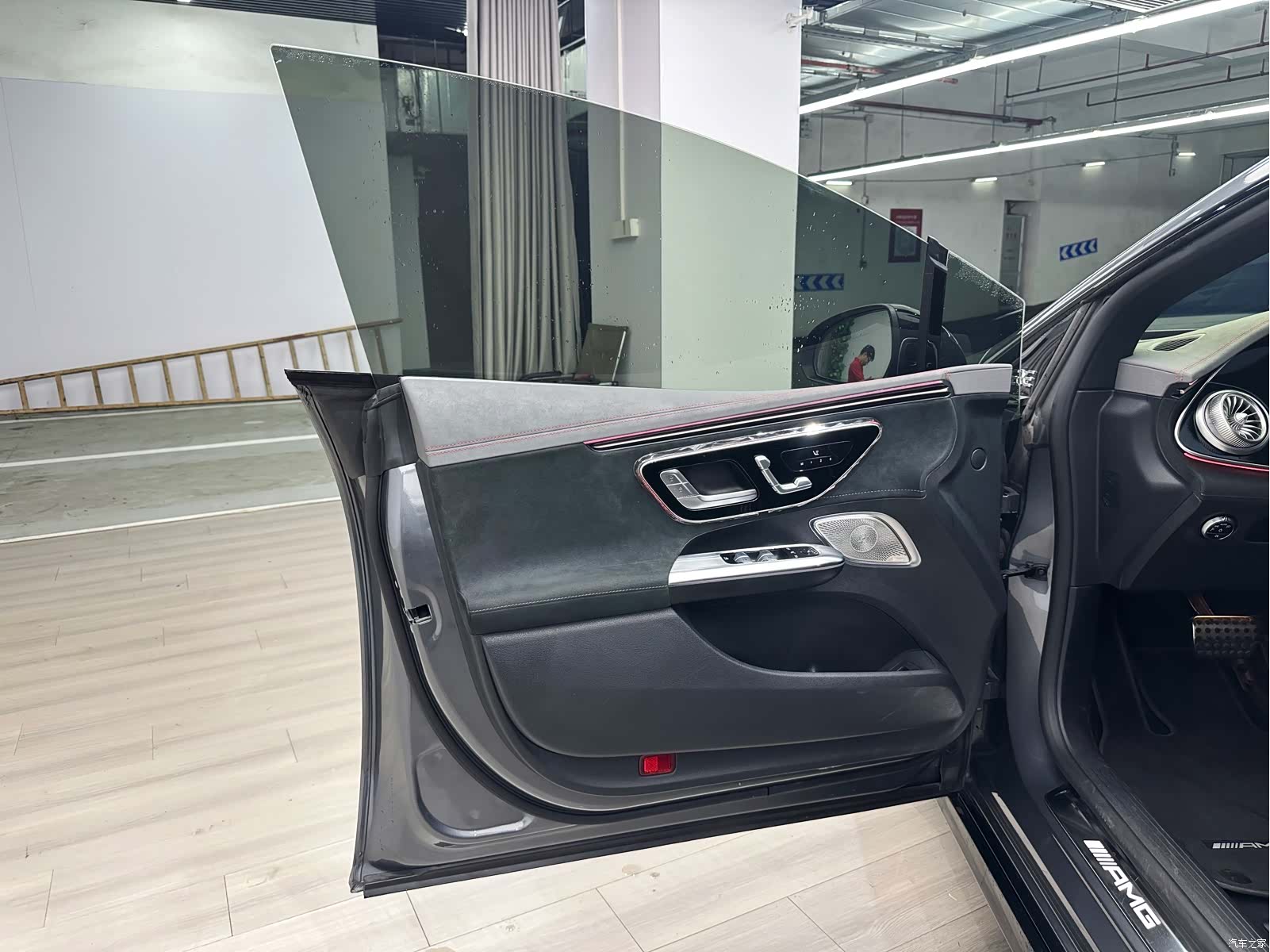 Mercedes-Benz EQE, 2023 13