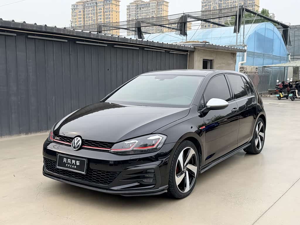 Volkswagen Golf GTI