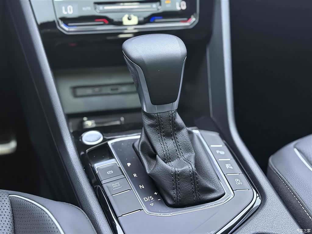 Volkswagen Tiguan L, 2024 20