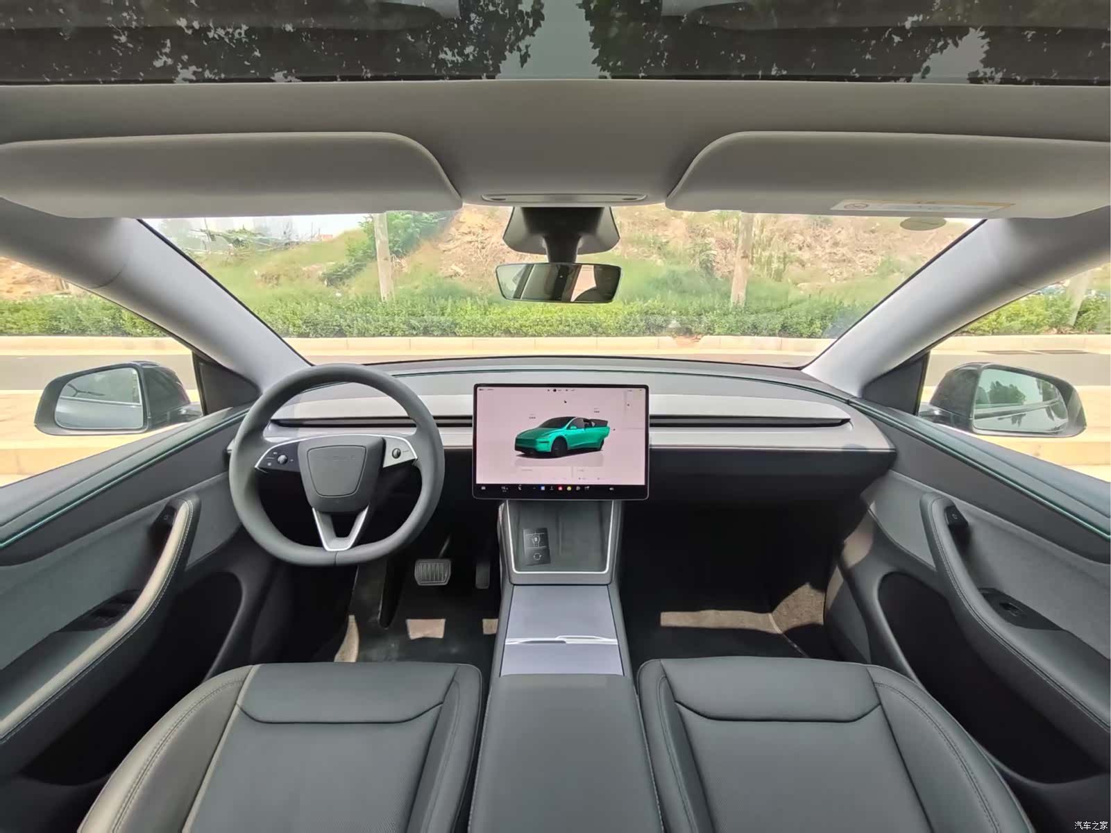 Tesla Model Y, 2025 4