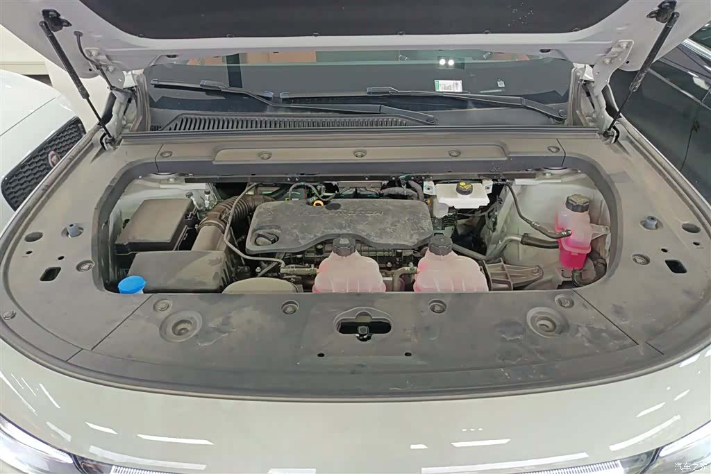 Leapmotor C10, 2025 10
