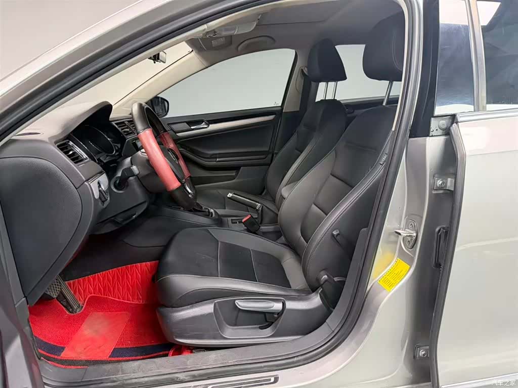 Volkswagen Sagitar, 2018 10