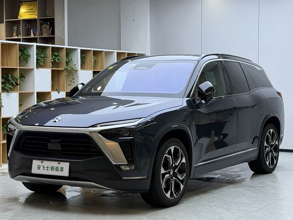 NIO ES8