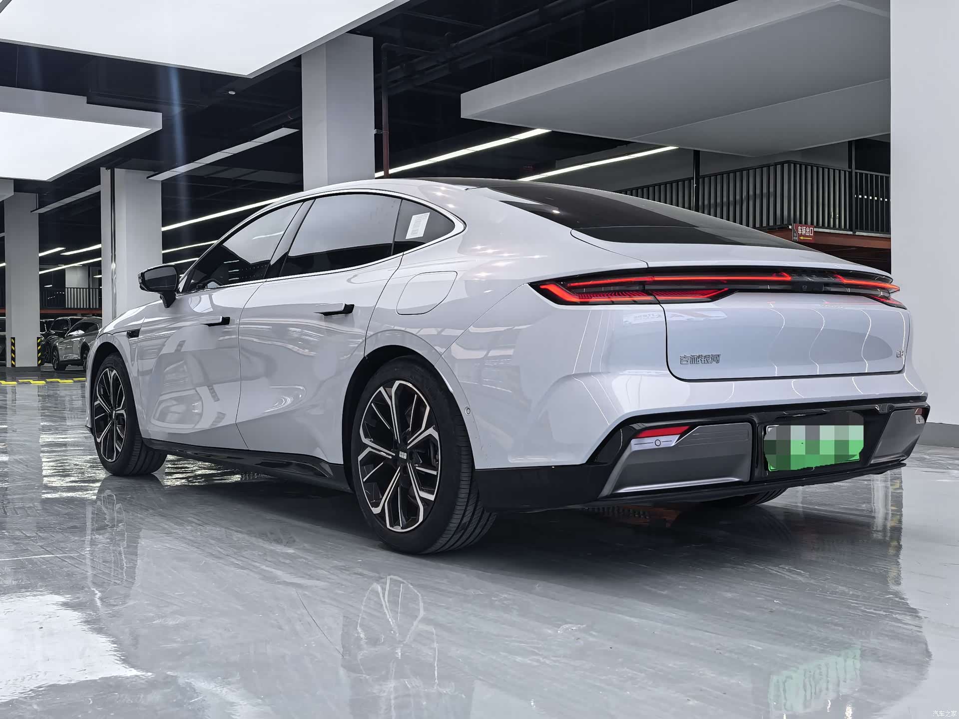 Geely E8, 2025 9