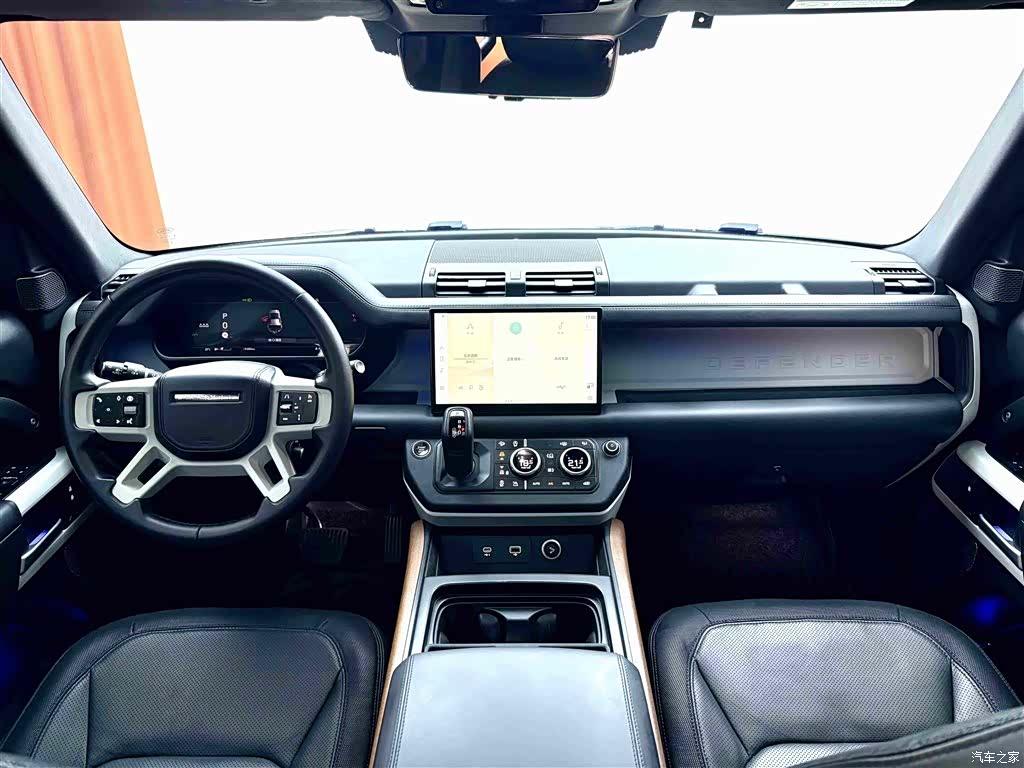 Land Rover Defender, 2024 9
