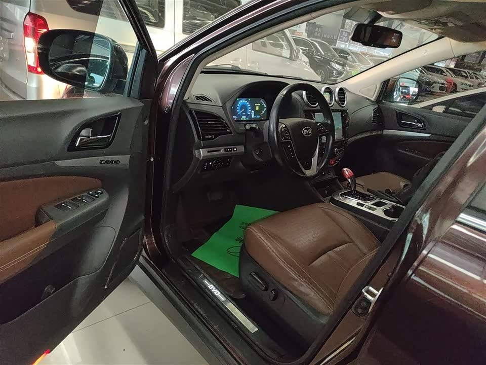 BYD S7