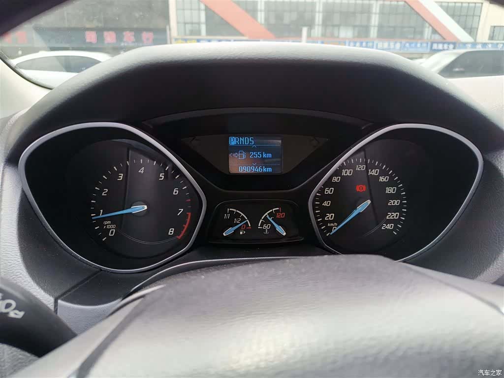 Ford Focus, 2014 12