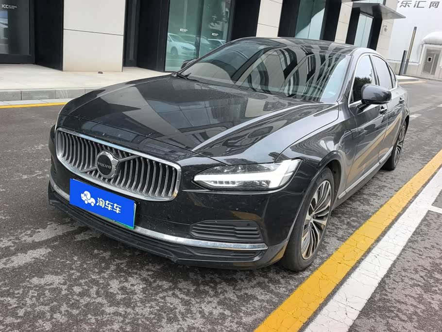 Volvo S90 2024 Luxury