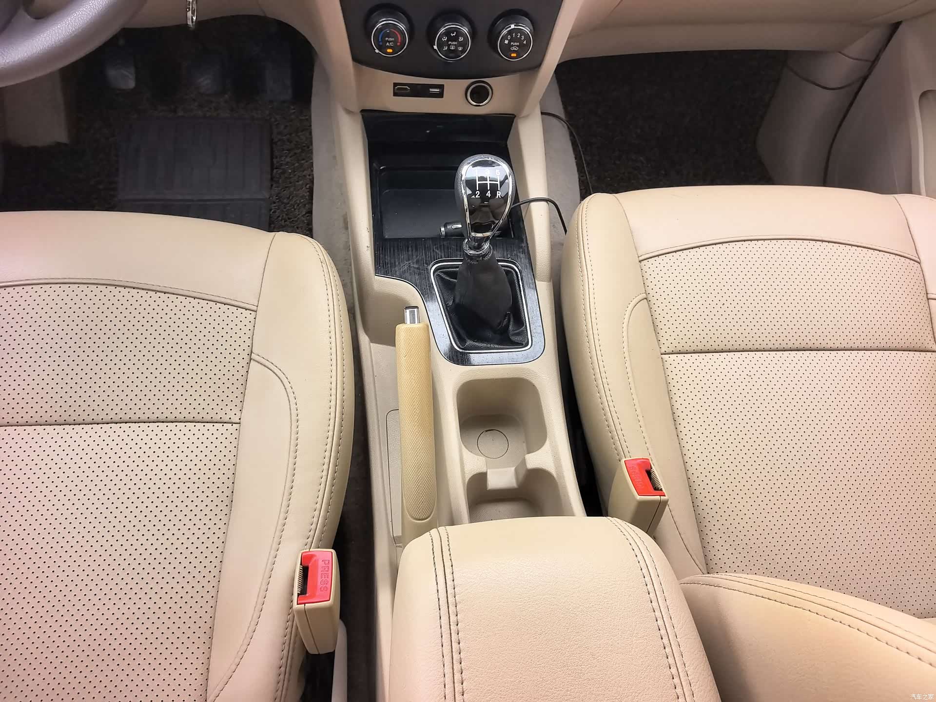 Wuling Hongguang, 2016 15