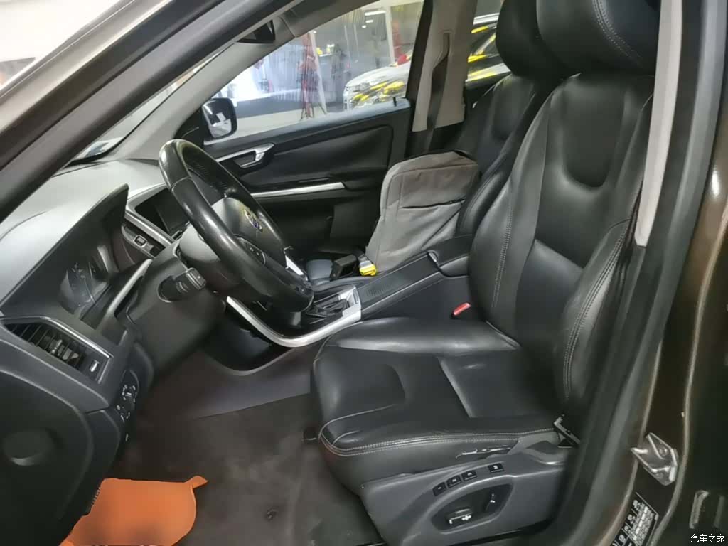 Volvo XC60, 2014 15