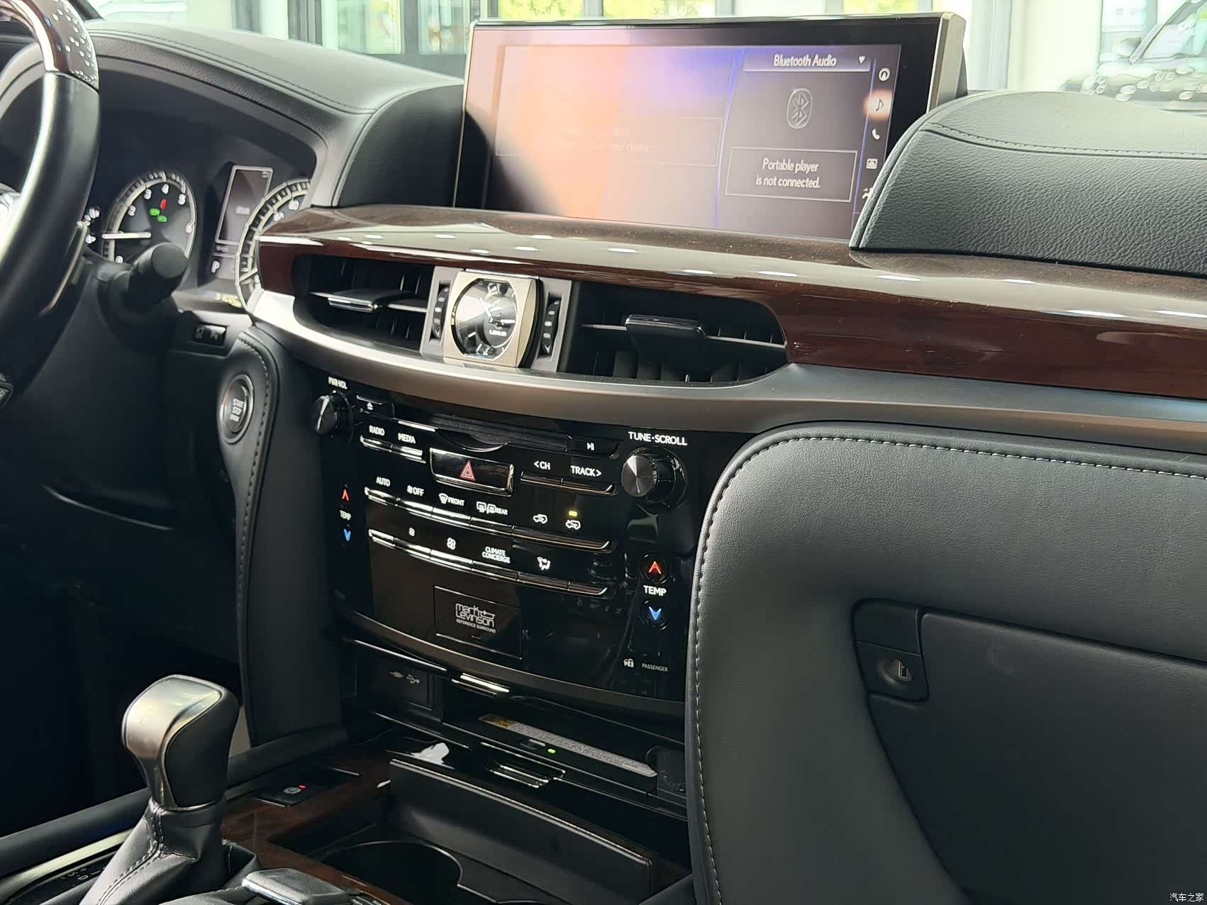 Lexus LX, 2023 14