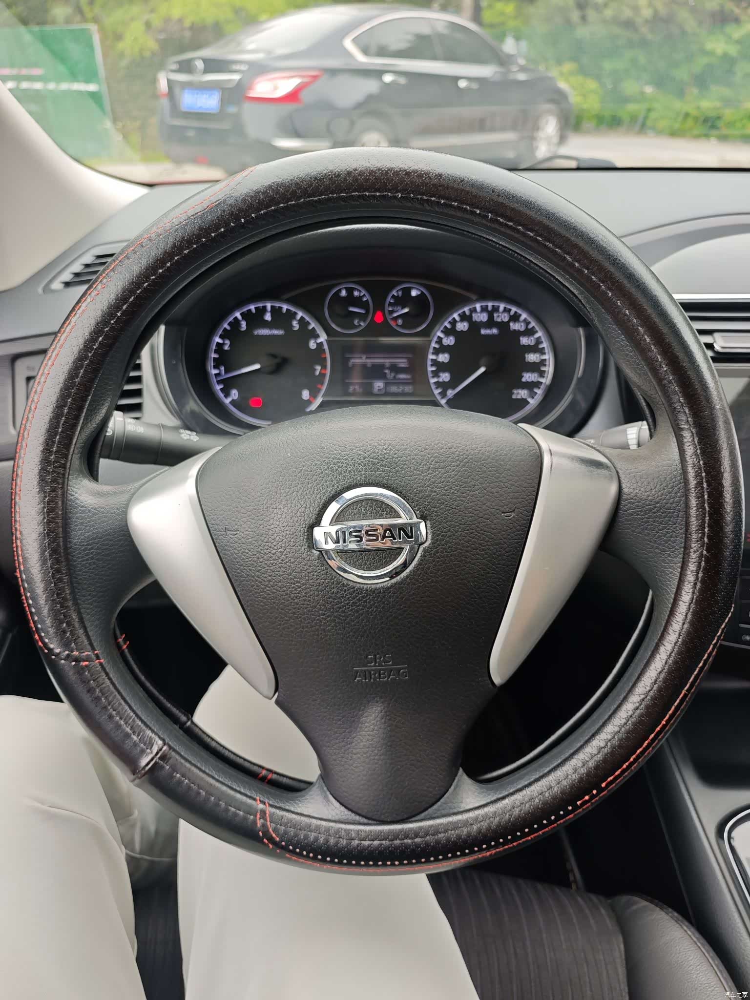 Nissan Tiida, 2013 все фото