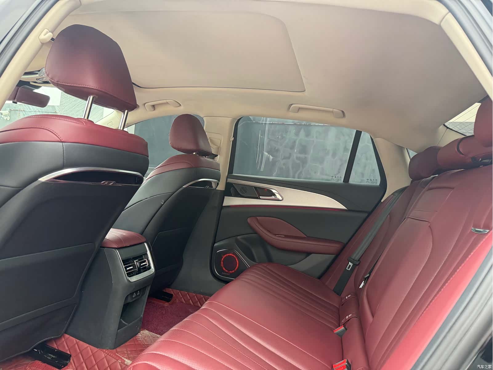 Hongqi H5, 2022 8