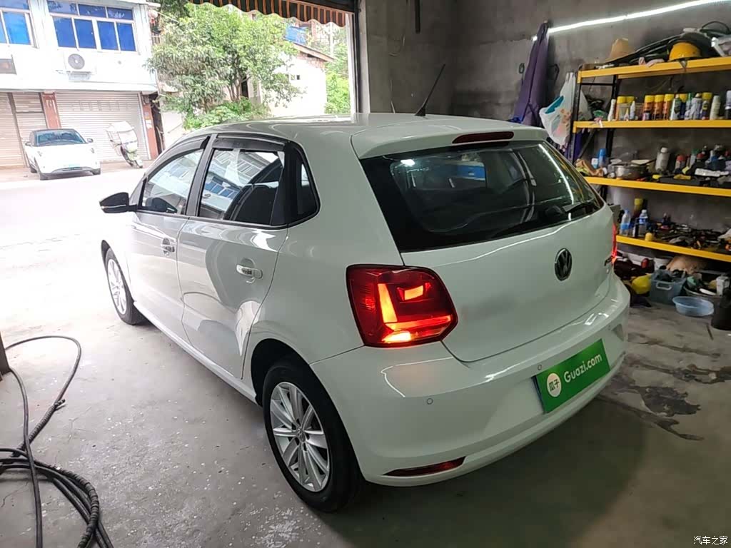 Volkswagen Polo, 2015 все фото