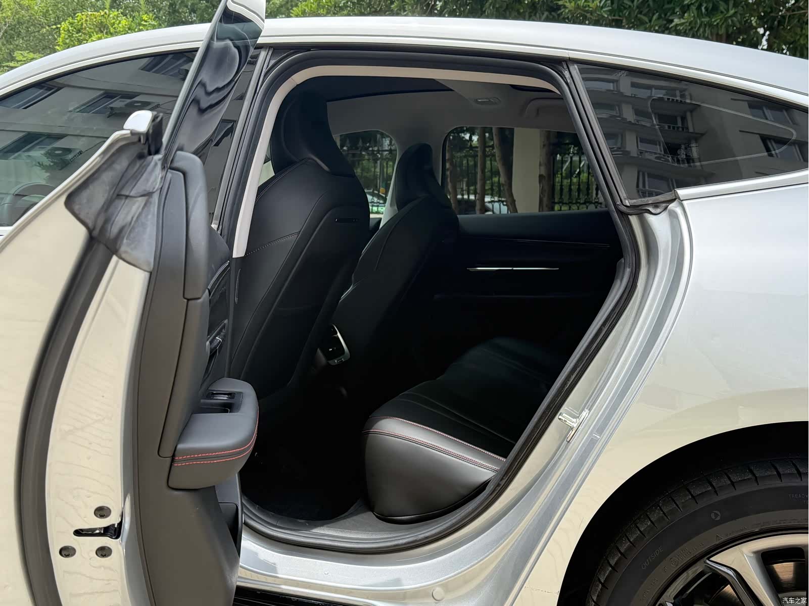 Xpeng P7, 2022 8