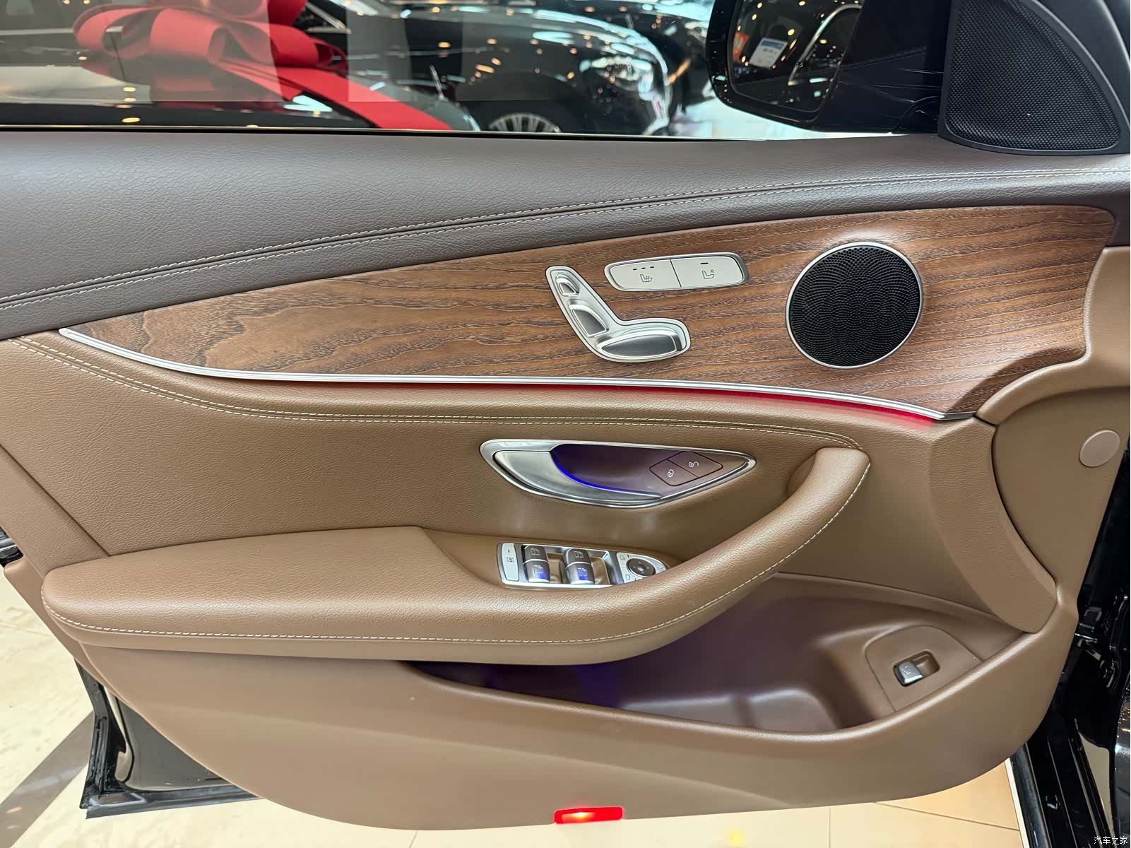 Mercedes-Benz E-Class, 2022 4