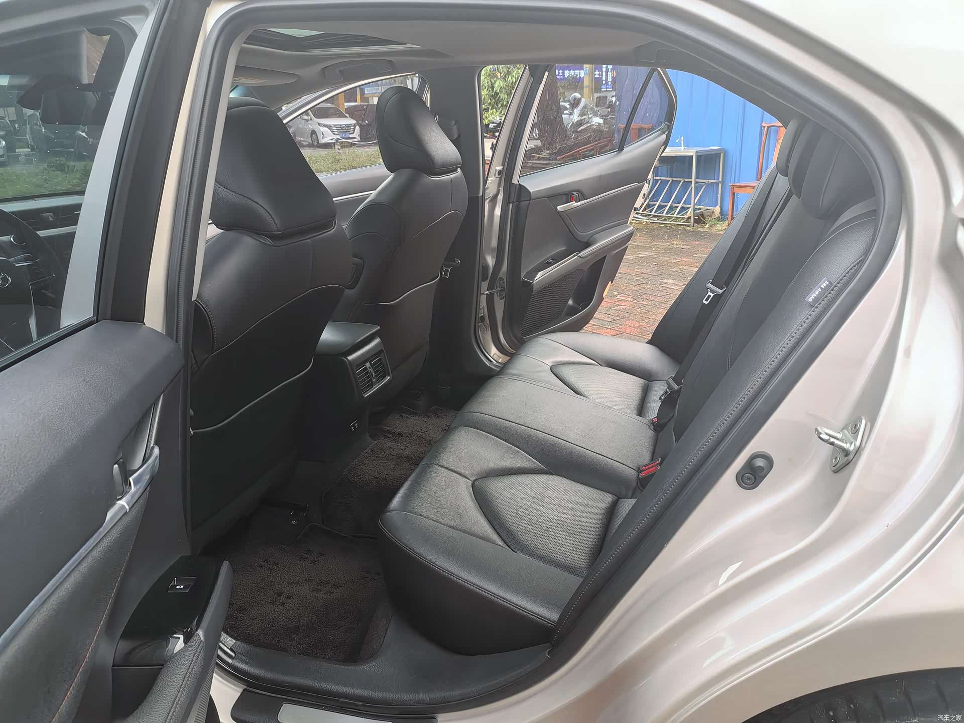 Toyota Camry, 2020 11
