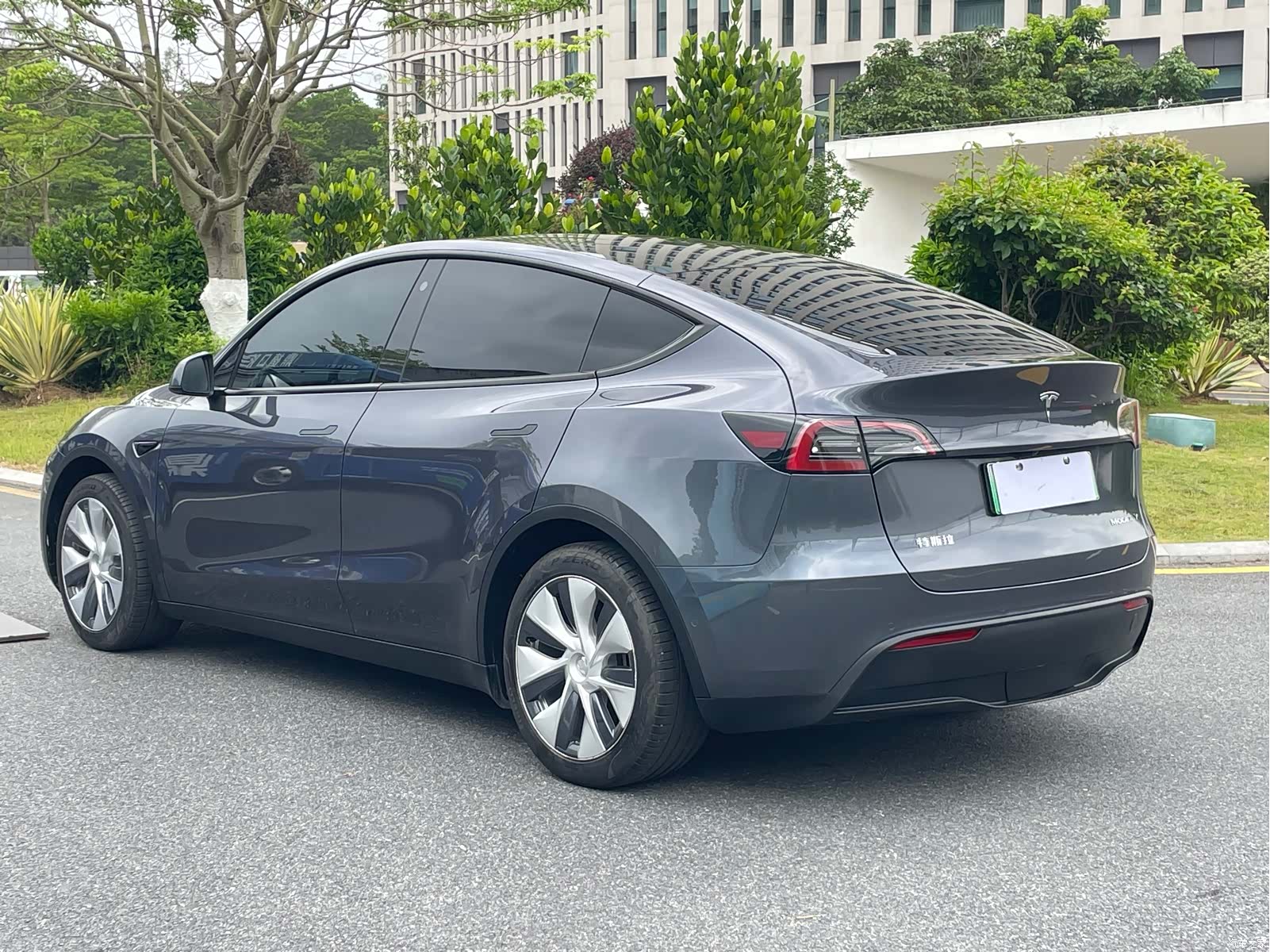 Tesla Model Y, 2023 3